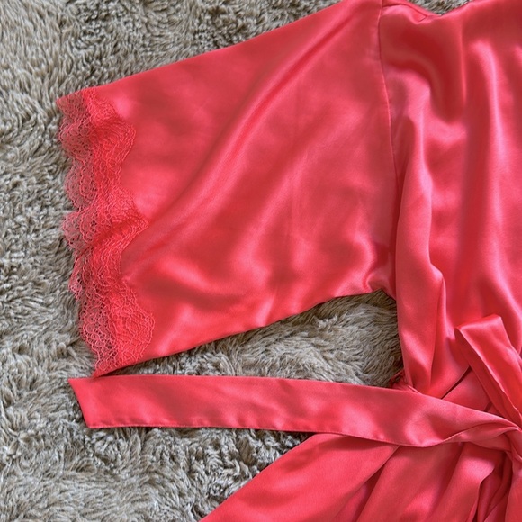 VS Hot Pink Silky Robe - Picture 2 of 6